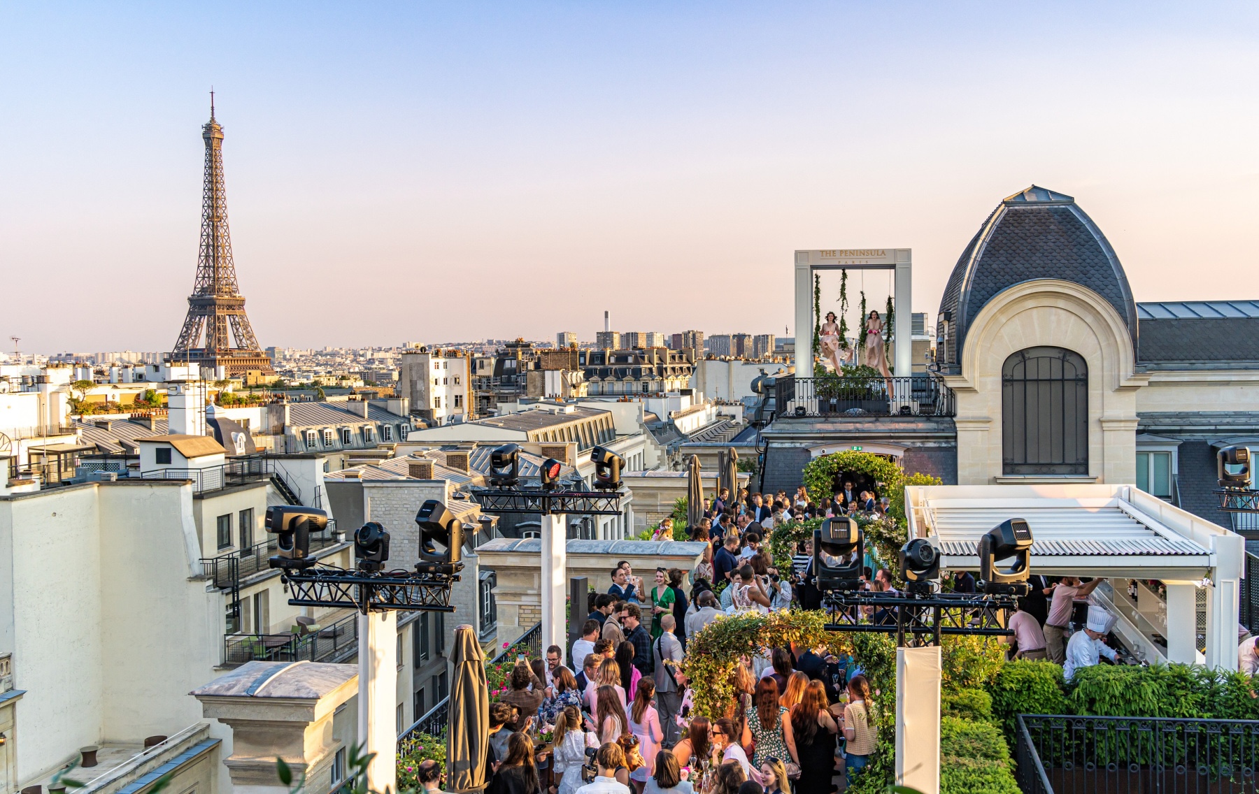 Terrasse en rooftop du Peninsula 2023 Soirée d'inauguration